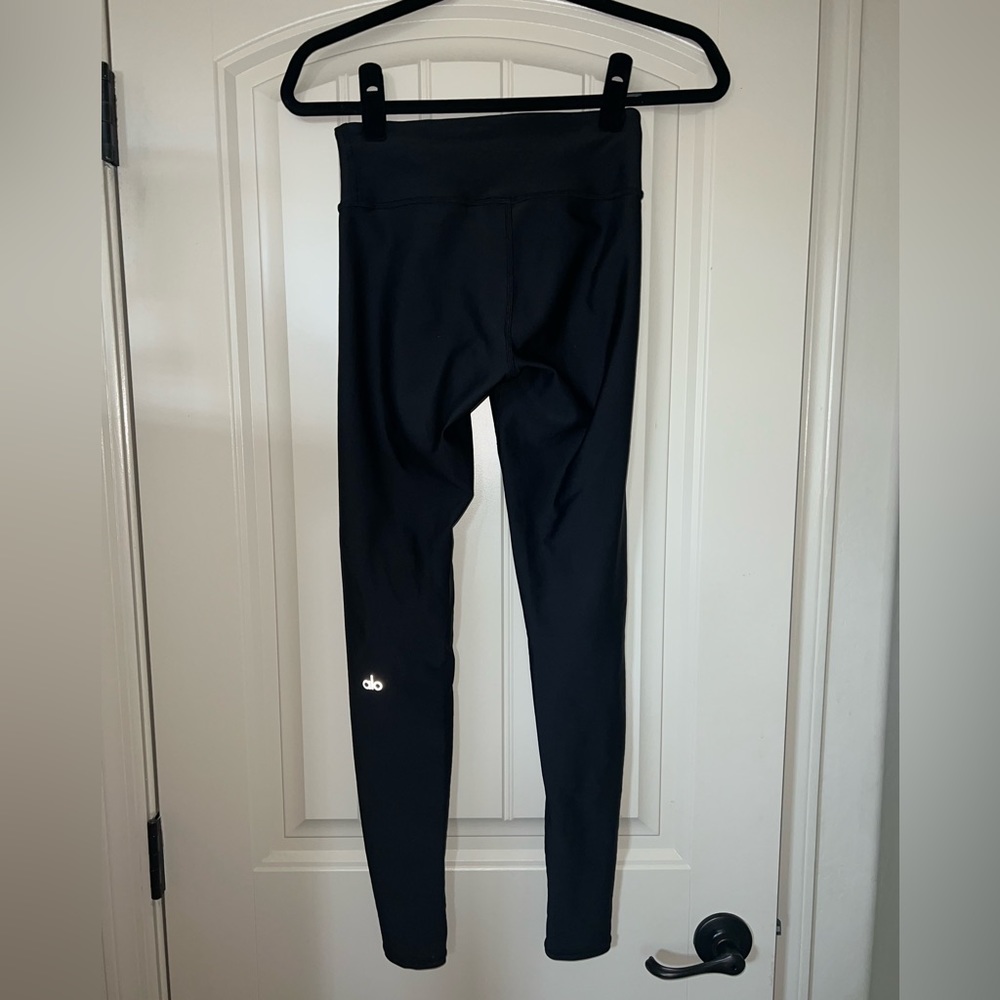 Alo Yoga mid-waist, full length, Airlift leggings.